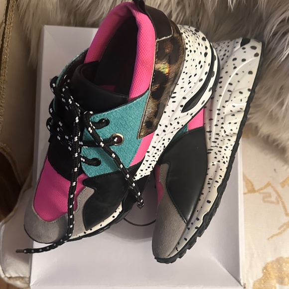 Steve Madden Cliff Women's Pink and Black Sneakers - Picture 3 of 4